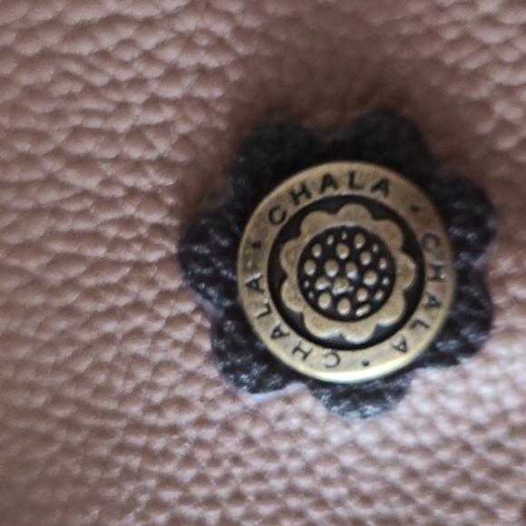 Chala Vegan Leather Crossbody bag - Picture 6 of 10